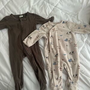 kate quinn Brown and Cream Baby Footies Set
